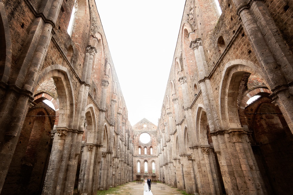 Wedding in San Galgano